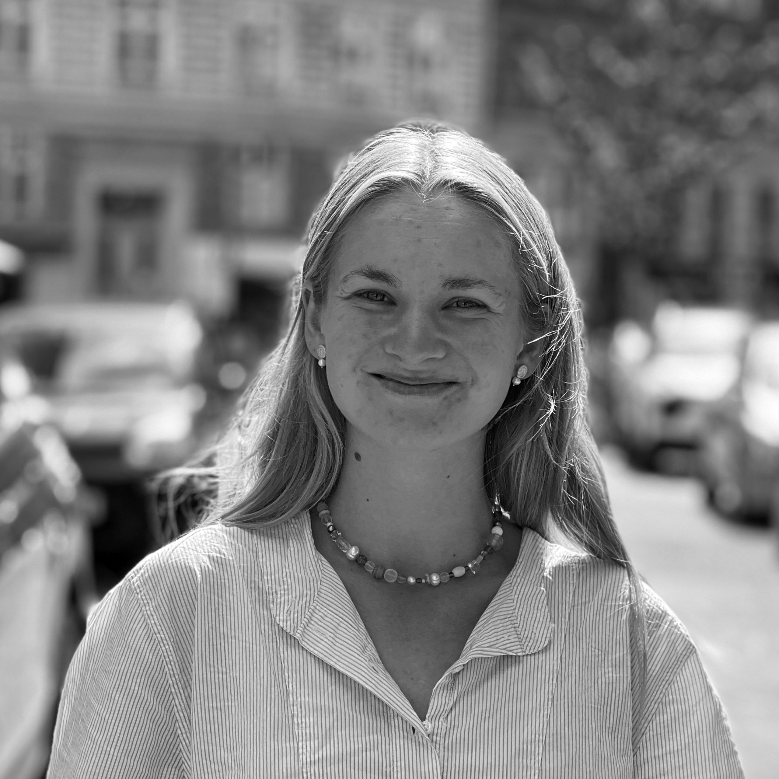 Linnea headshot